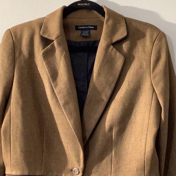 Ainsley & Aidan Women Blazer - Picture 4 of 8